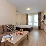 Flora Apartman *