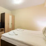 Flora Apartman