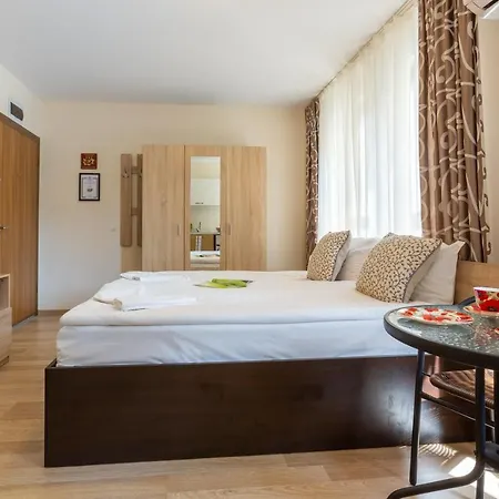 Апартамент Flora *