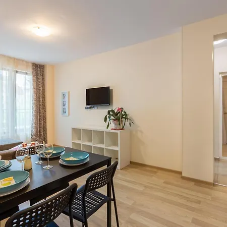Flora Apartament Burgas City