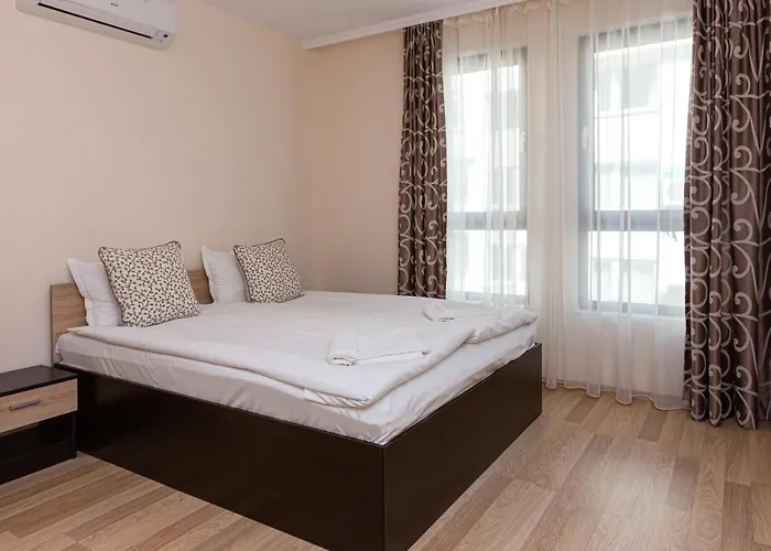 Flora アパート *