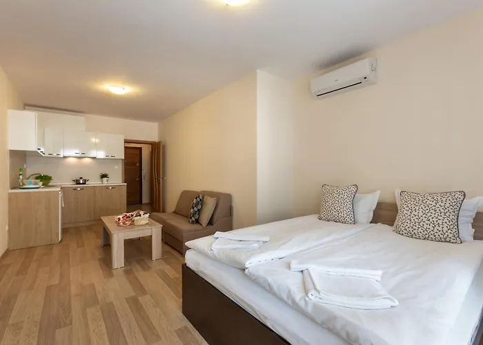 アパート Flora *