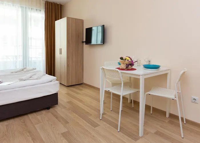 Flora アパート *